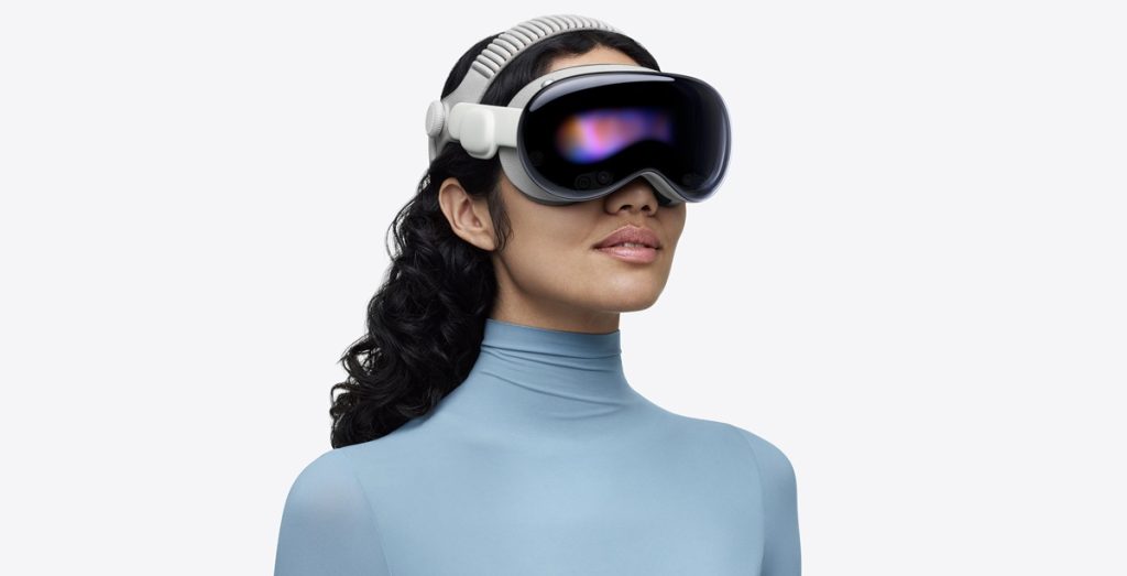 Next-Gen Apple Vision Pro: Rumors Point to M5 Chip, 120Hz Displays & Enhanced Comfort